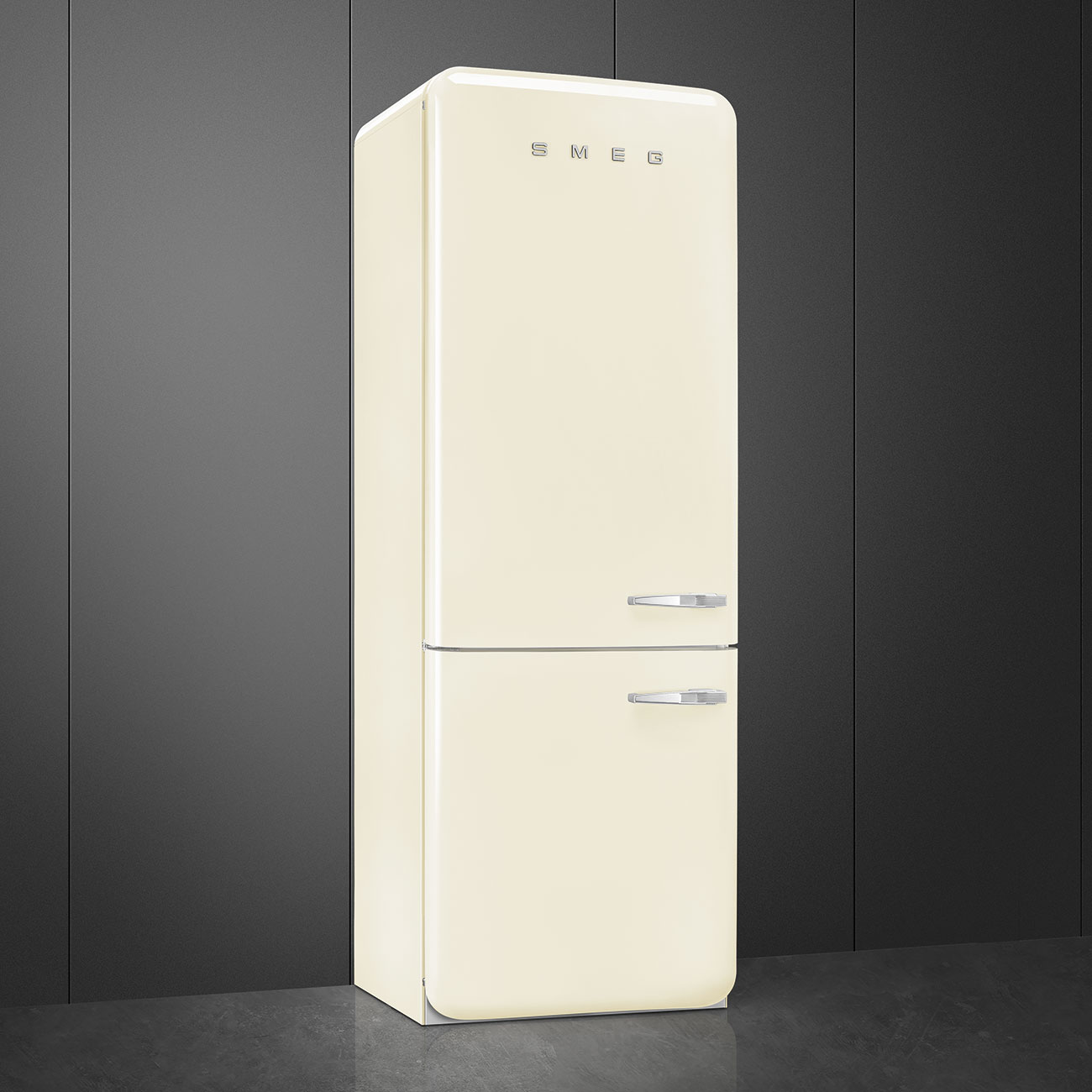 Smeg FAB38LCR5 Stand-Kühl-Gefrierkombination Creme