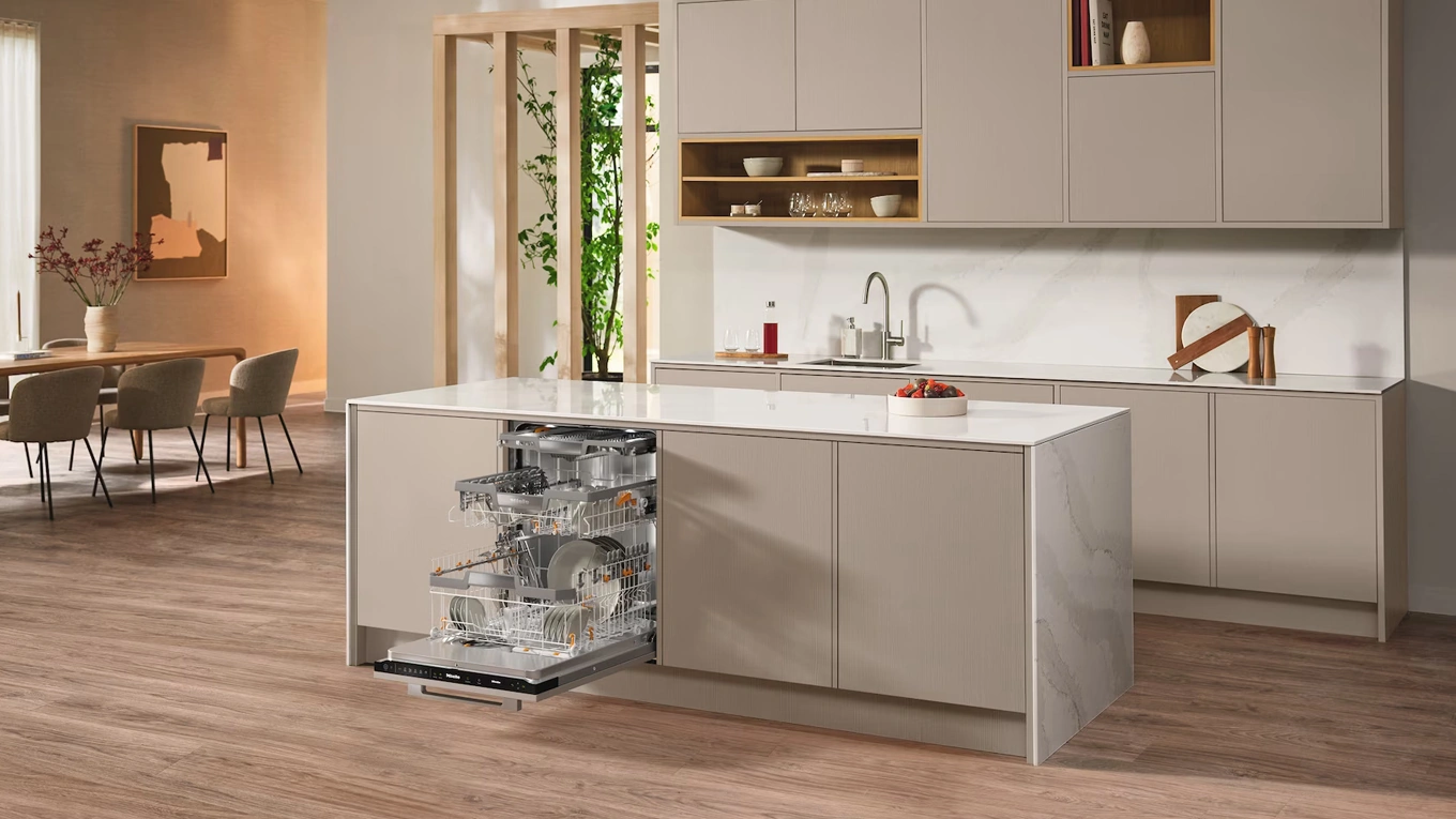 miele-g-7777-scvi-xxl Geschirrspüler miele-g-7777-scvi-xxl Geschirrspüler in einer küche mit kochinsel