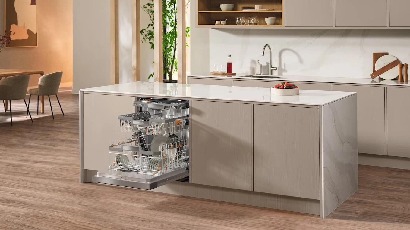 Miele g-7731-sci Geschirrspüler Miele g-7731-sci geschirrspüler in einer küche mit kochinsel