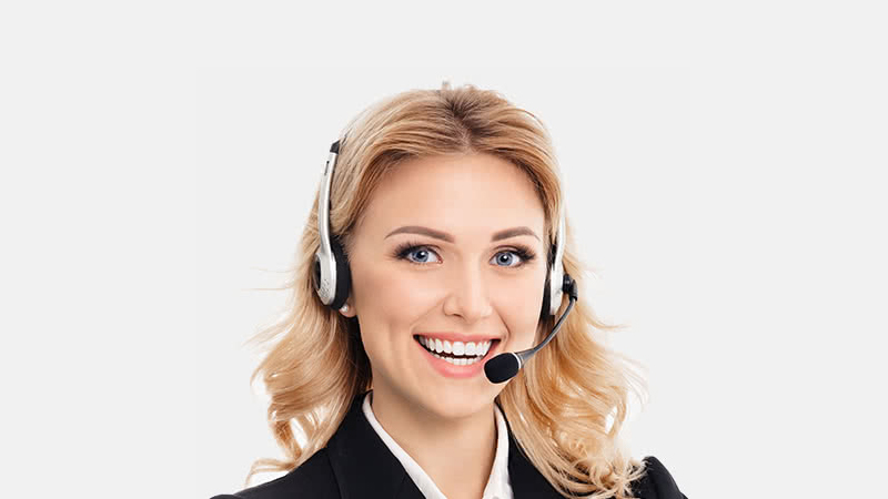 Mykitchens Support Service Frau mit Headset
