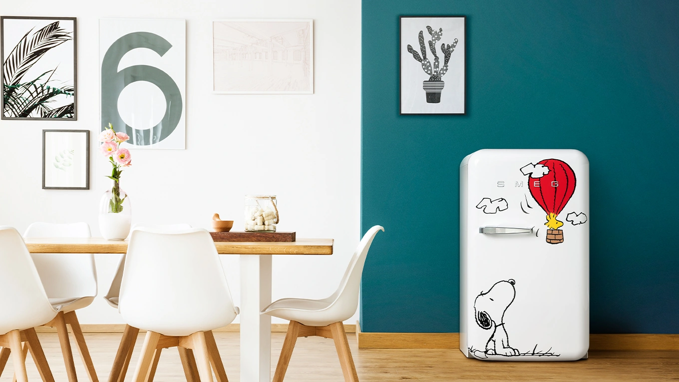 Smeg fab retro Kühlschrank mit Snoopy Motiv Smeg fab retro Kühlschrank mit Snoopy Motiv