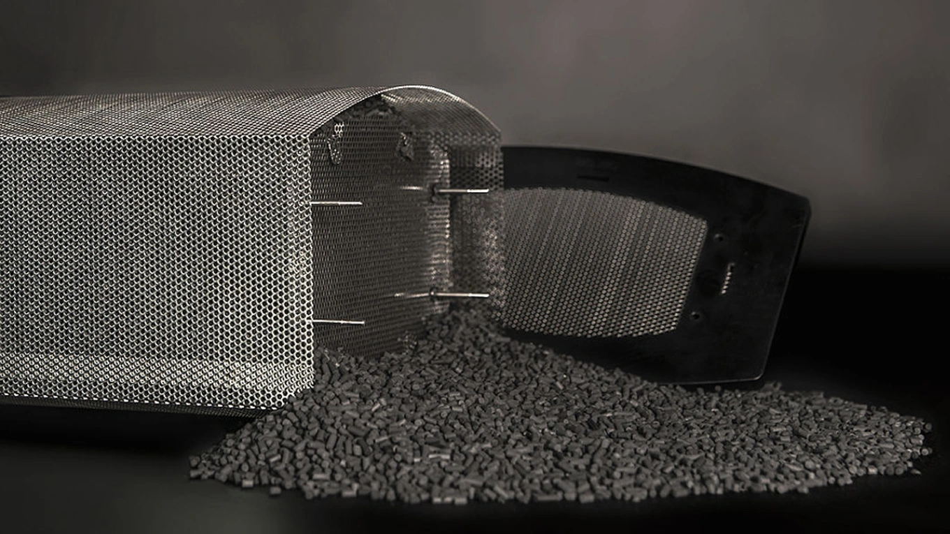 Berbel Aktivkohle Filter Berbel Aktivkohle auf einem haufen aus einem geöffneten geruchsfilter