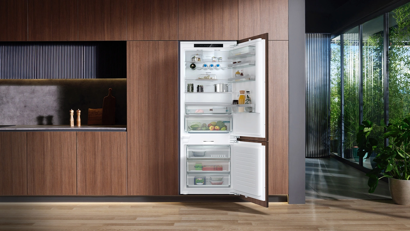 siemens iq500 xl einbau kühlschrank in einer holzküche