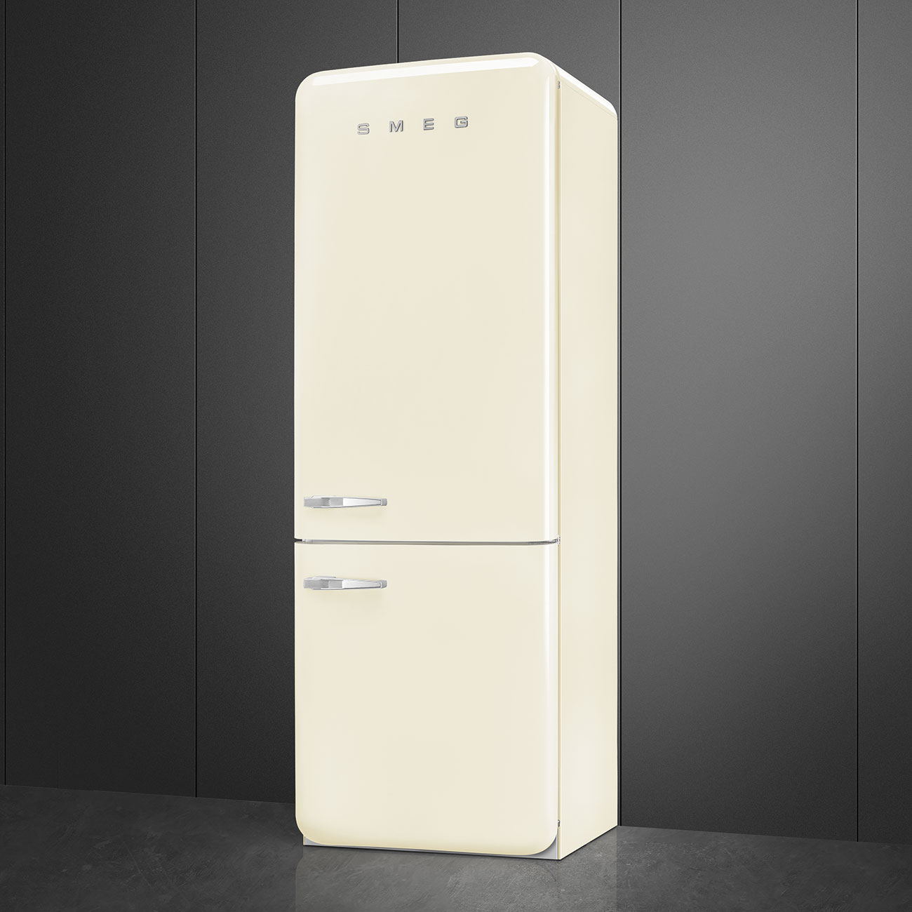 Smeg FAB38RCR5 Stand-Kühl-Gefrierkombination Creme