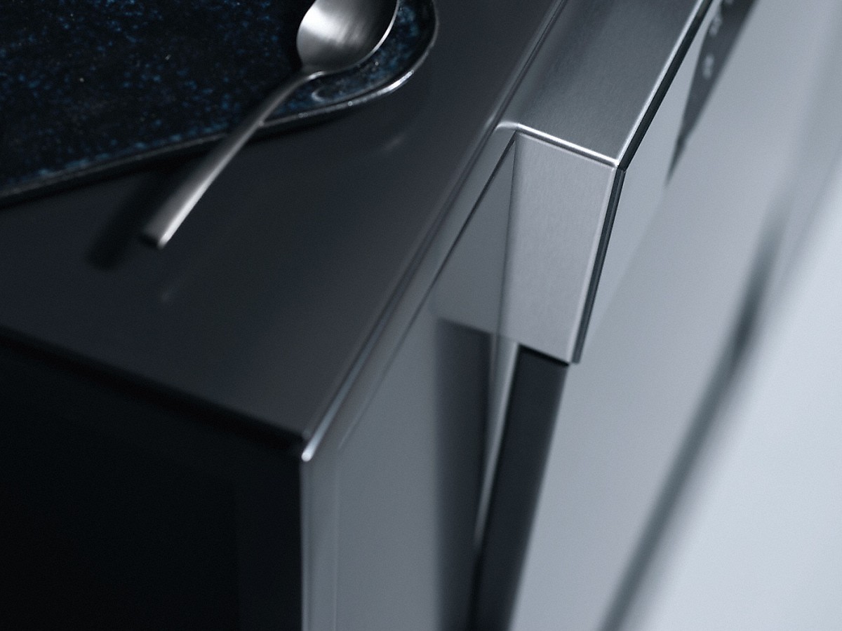 Miele Auto Open Geschirrspüler detailaufnahme von der tür beim miele auto open geschirrspueler von oben
