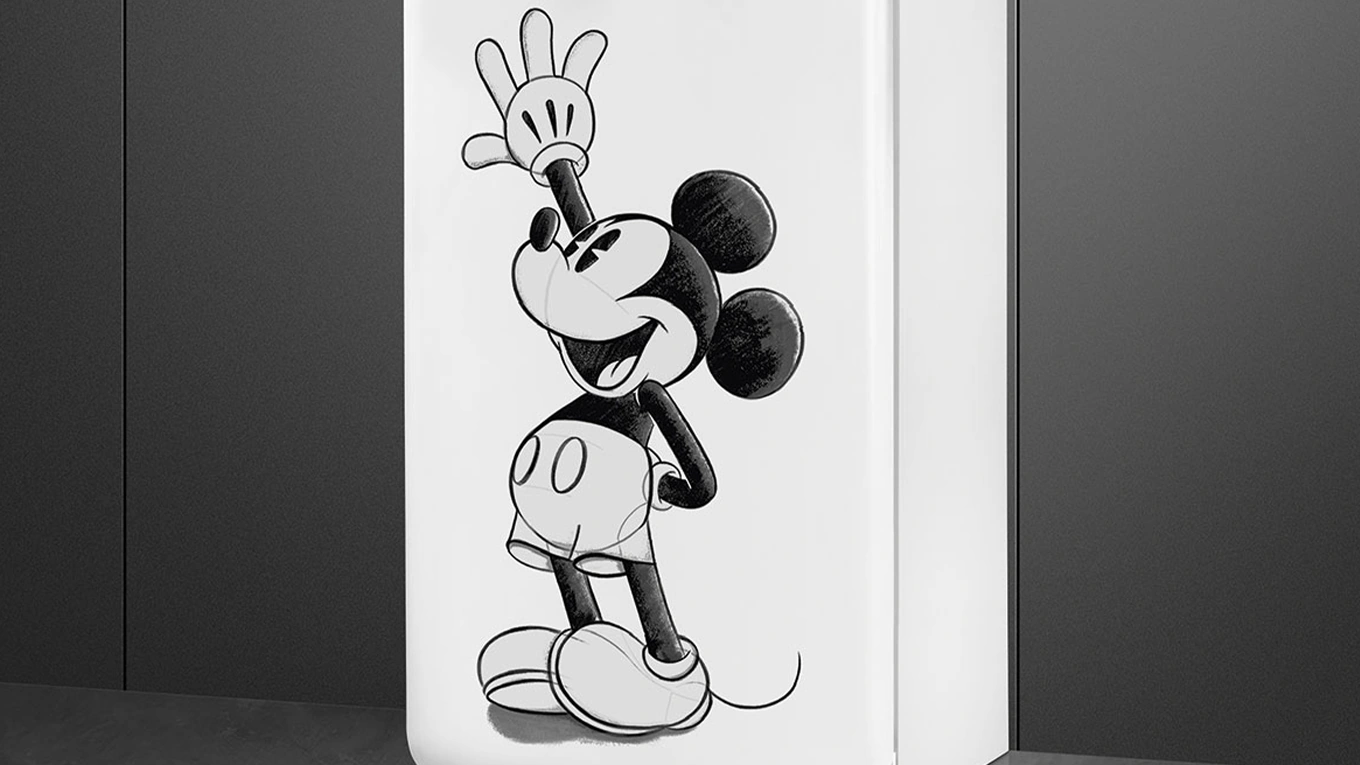 smeg mickey mouse kühlschrank mit comic skizze in schwarz weiß