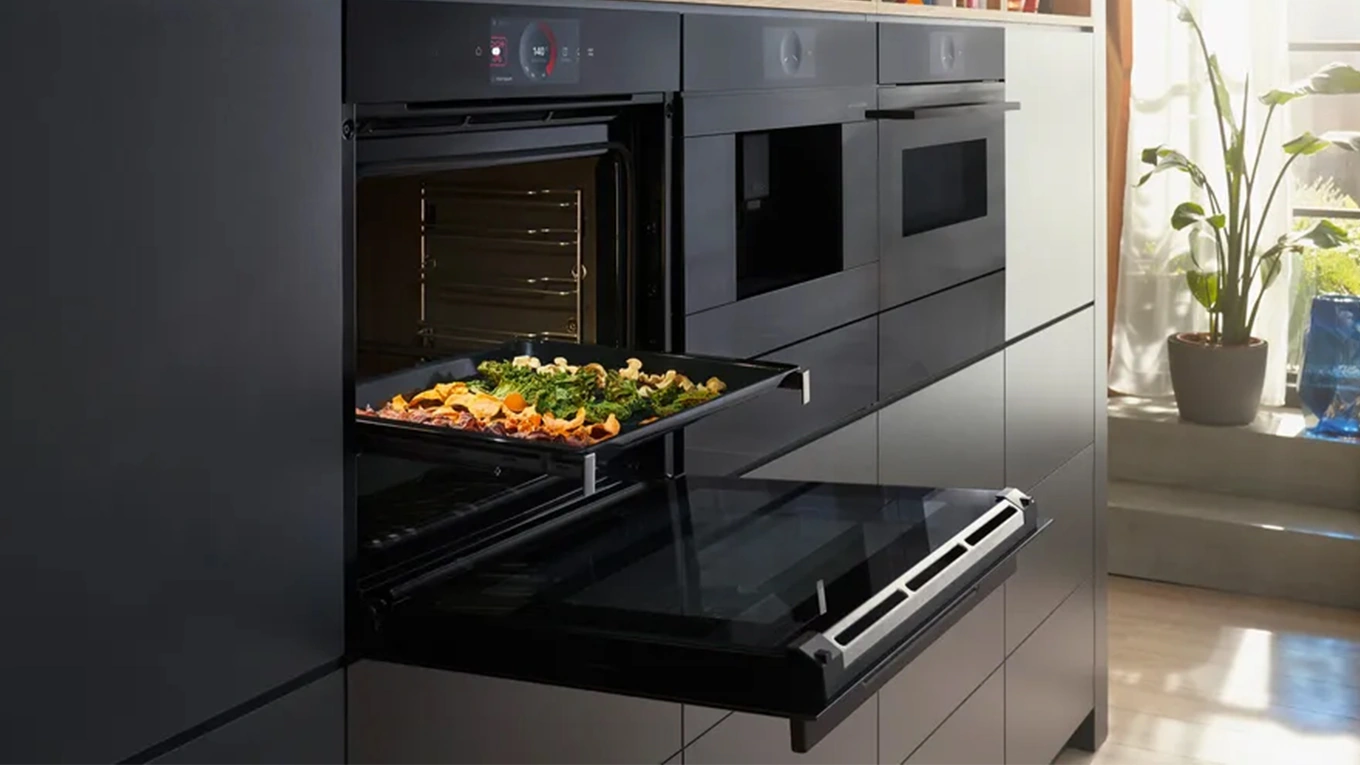 bosch airfry backofen frittiertes gemüse auf einem backblech im bosch airfry backofen