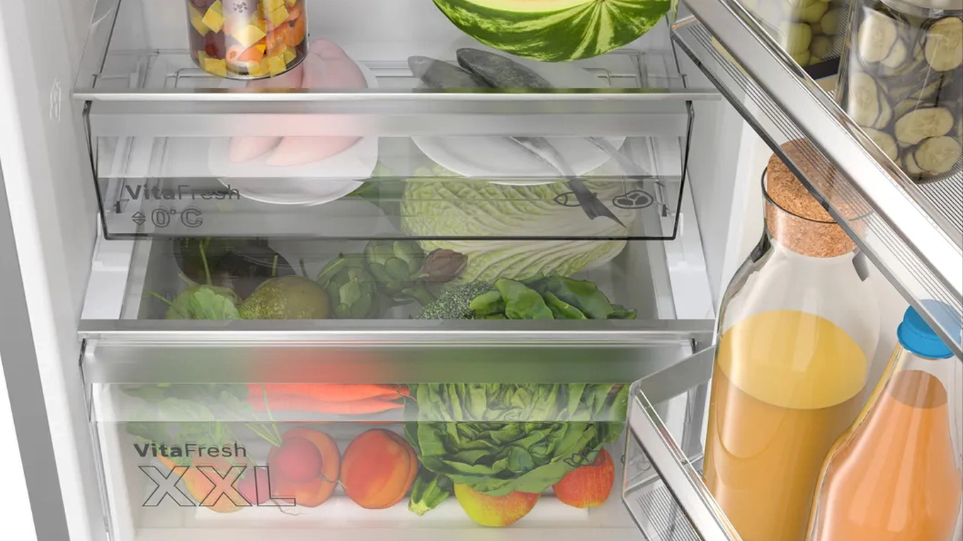 Bosch VitaFresh XXL Kühlschrank VitaFresh XXL Frischeschubladen mit Obst und Gemüse im Bosch Kühlschrank