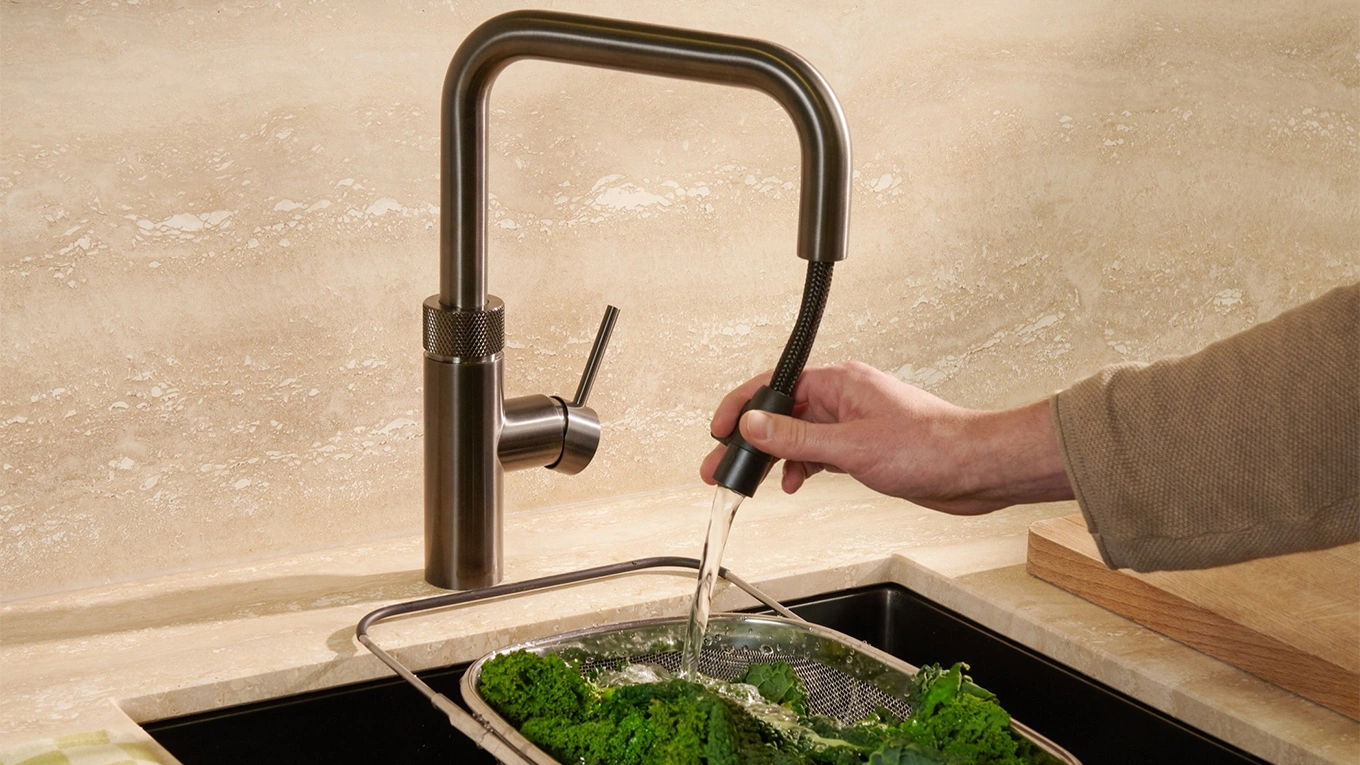 Quooker Flex Square Quooker Flex Schlauchbrause wäscht grünes gemüse