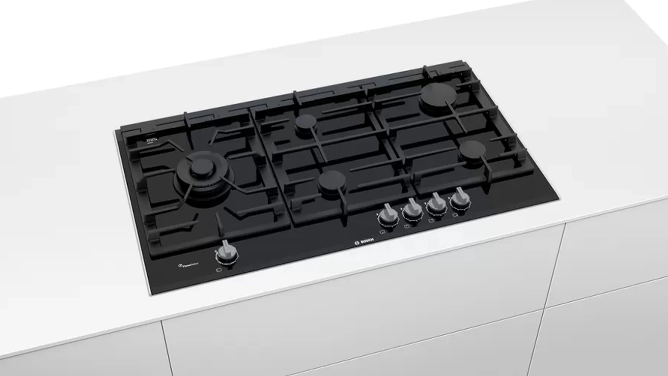 bosch gaskochfeld accent line PRS9A6D70D von oben gezeigt eingebaut in einer weißen küchenfront