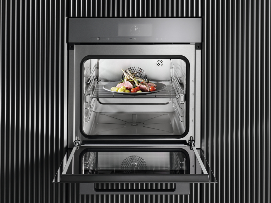 Miele Mix and Match Teller mit Menü in einem Miele Backofen mit Mix and Match