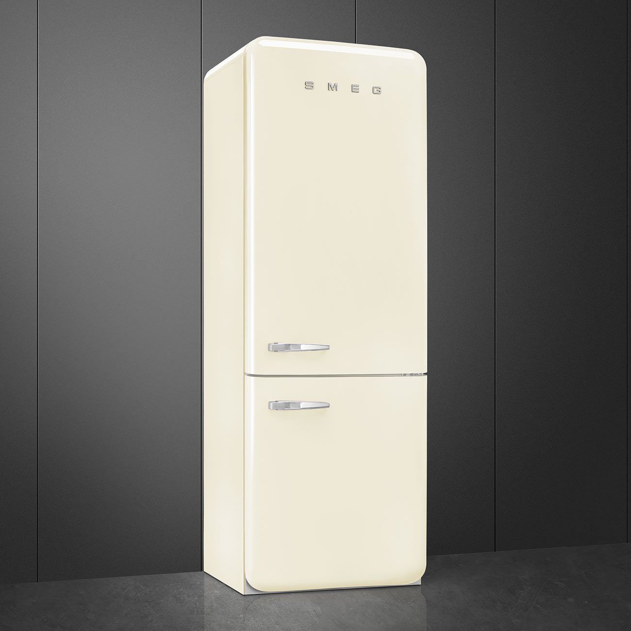 Smeg FAB38RCR5 Stand-Kühl-Gefrierkombination Creme