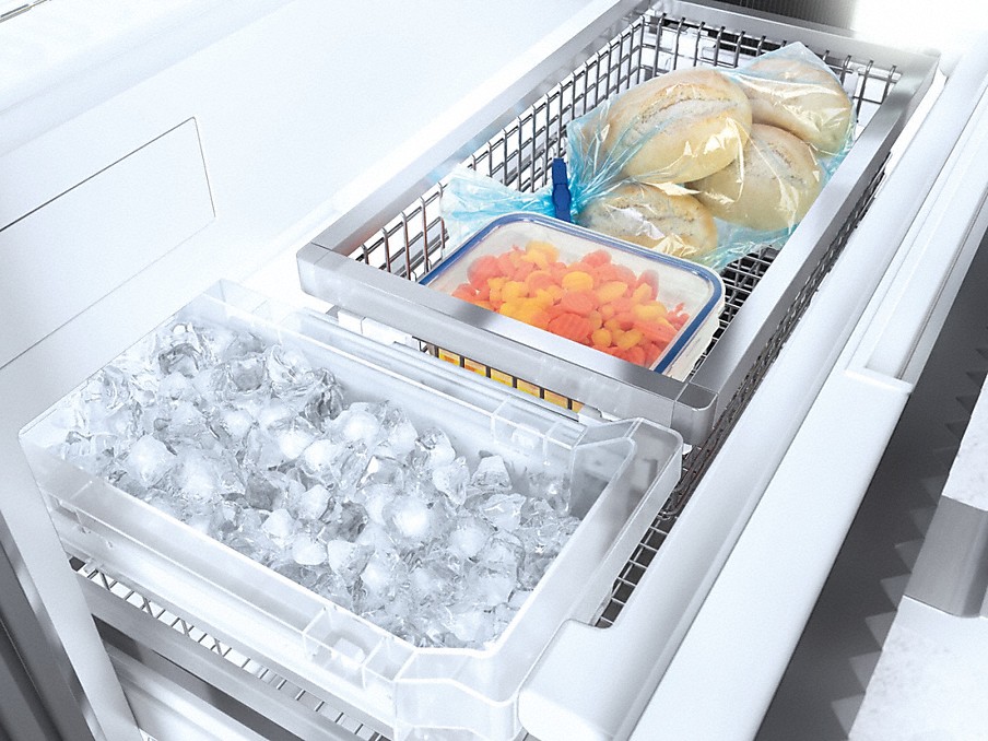 eiswürfel in einem miele duplex cool pro gefrierschrank