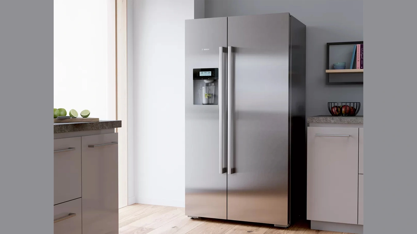 amerikanischer kühlschrank mit side by side von bosch mit eiswürfelspender in silber in einer beispielküche