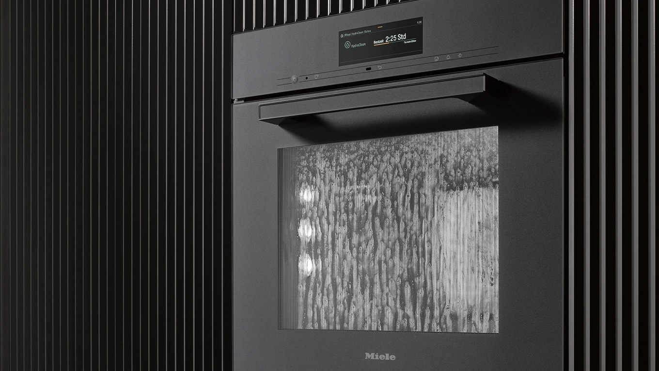 Miele DGC HR PRO Dampfbackofen mit Hydroclean Miele DGC HR PRO Dampfbackofen mit Hydroclean