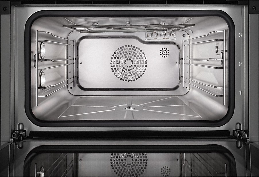 Miele PerfectClean Edelstahl Garraum mit PerfectClean Oberfläche von einem Miele Backofen