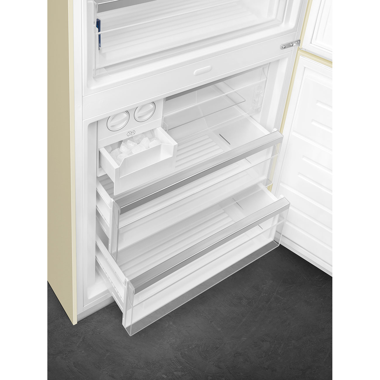 Smeg FA8005RPO5 Stand-Kühl-Gefrierkombination Creme