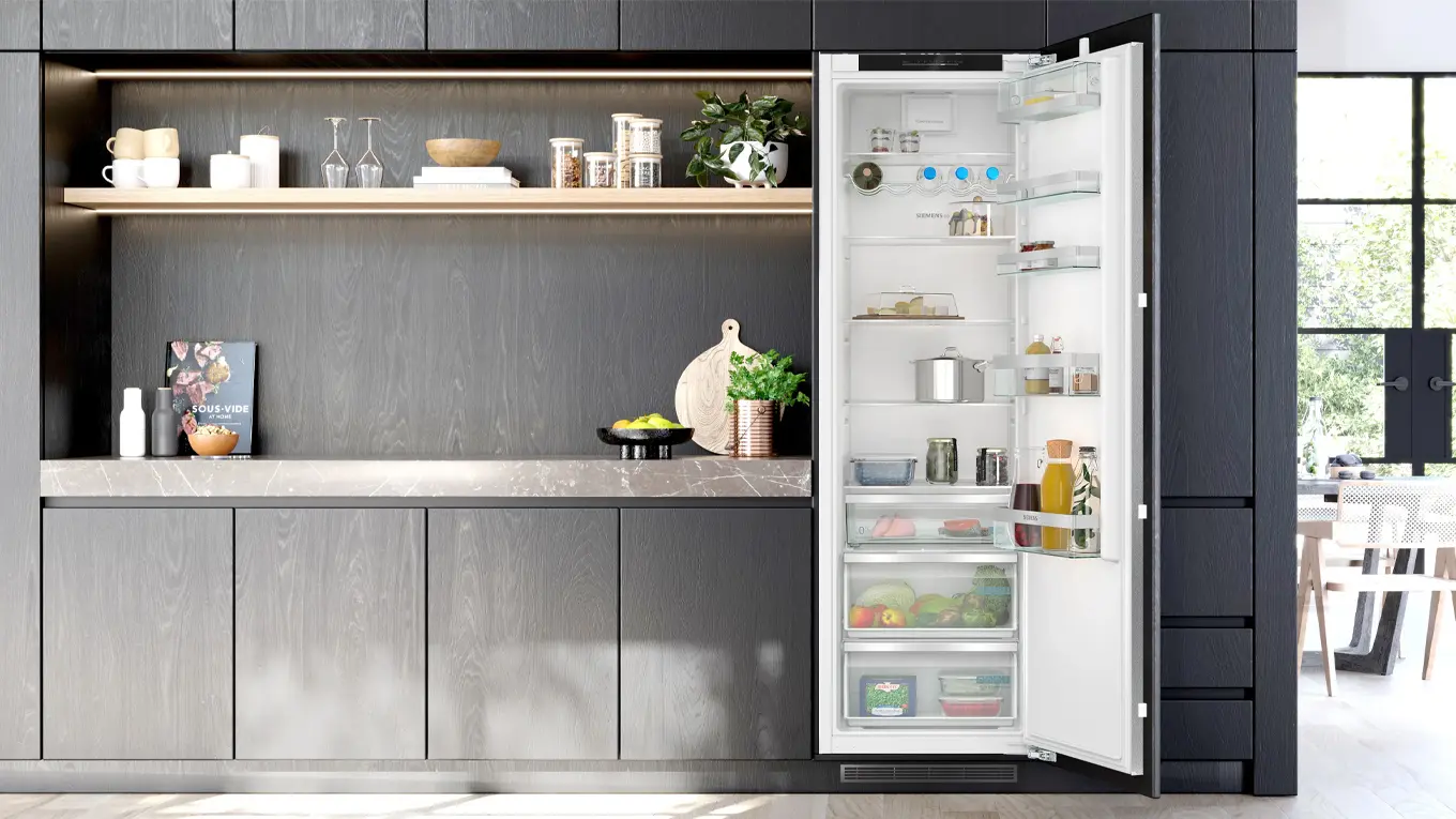 Siemens KI81RADD0 iQ500 Enbau-Kühlschrank in einer grauen küche