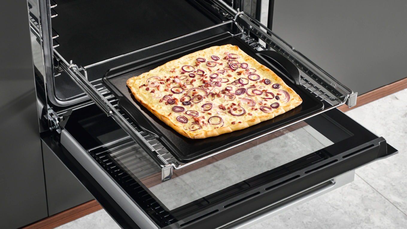 Miele HBS 70 Backstein für Flammkuchen im Backofen