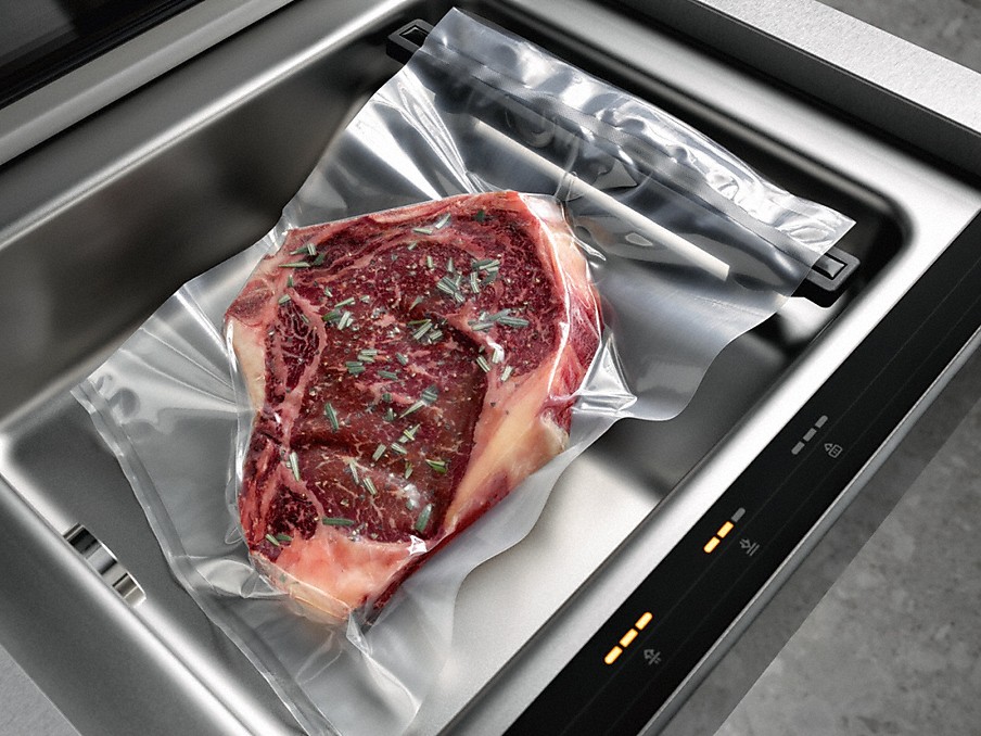 Miele Vakuumieren fleisch im vakuumbeutel in einer miele vakuumierschublade