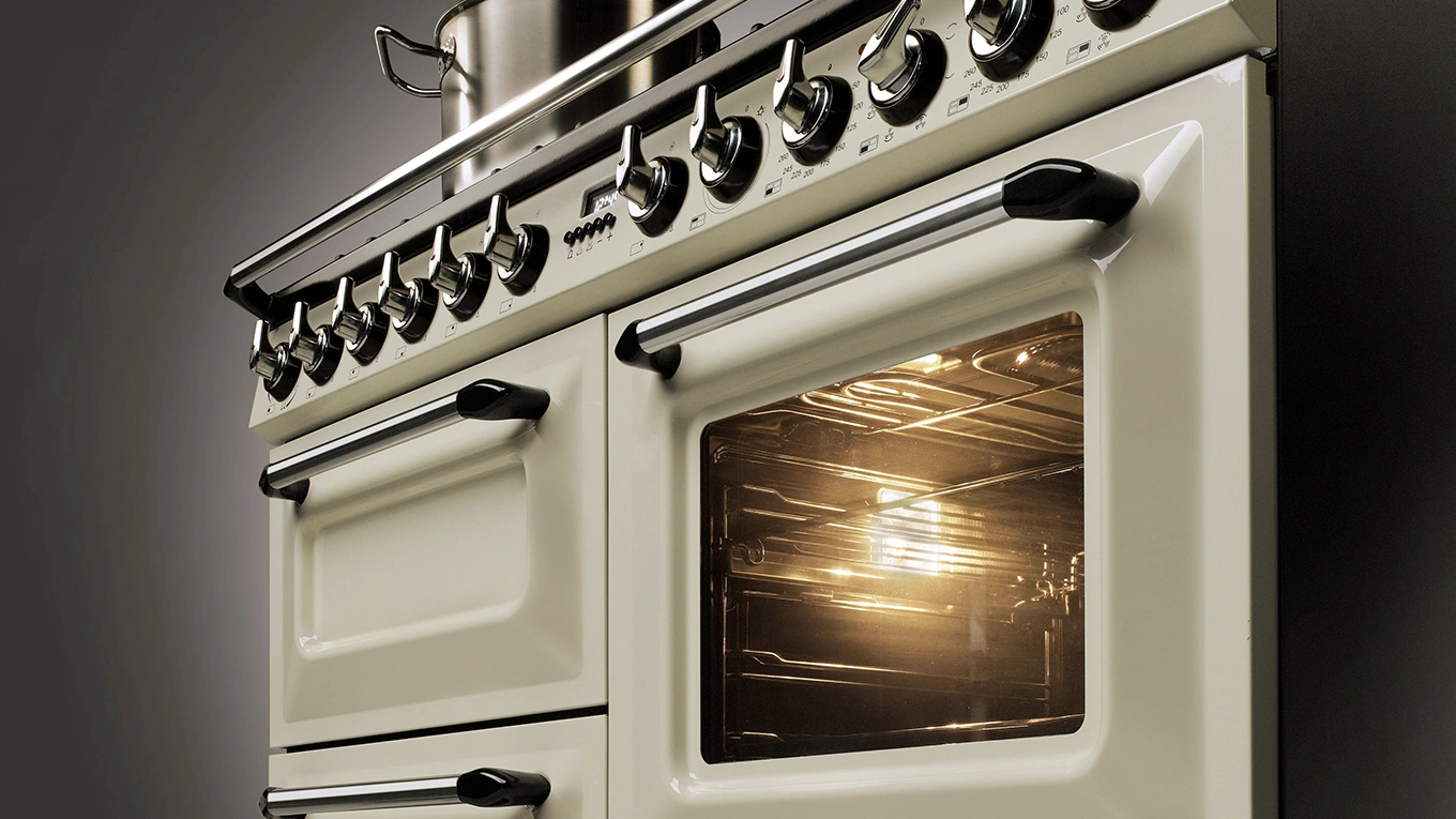 detailbild vom smeg range cooker victoria in creme 110