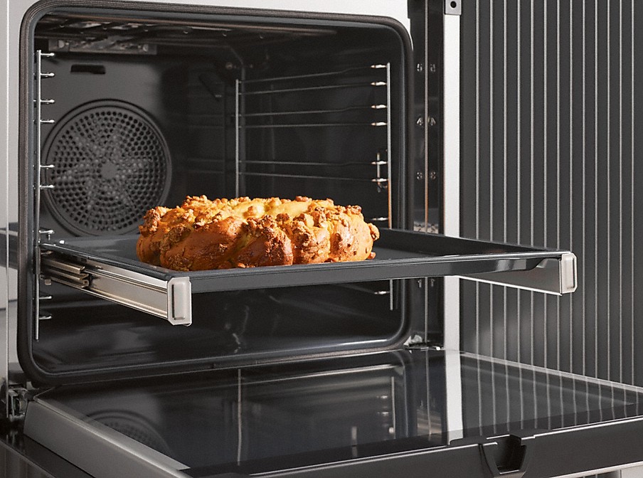 Miele Flexiclip Vollauszug herausgezogenes backblech mit teleskopauszug und miele flexiclip